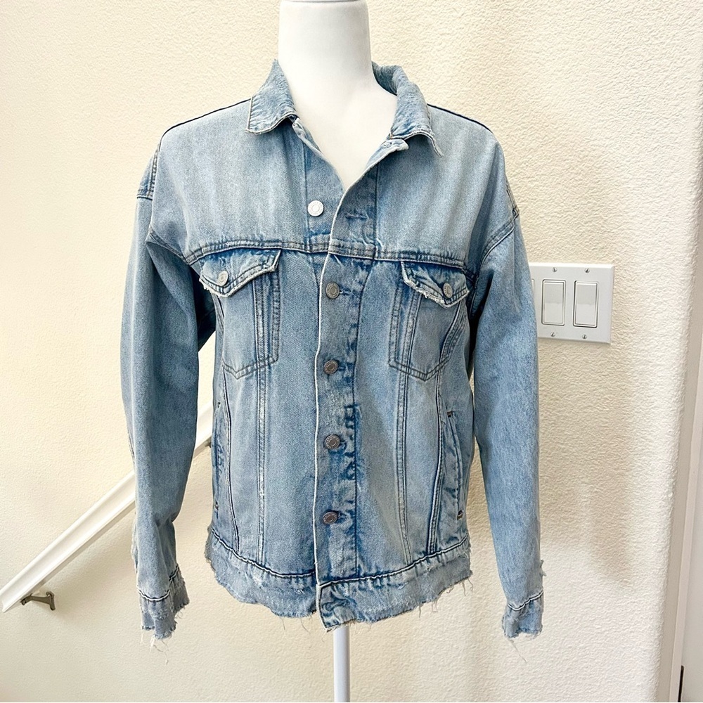&Denim Light Wash Jean Jacket – Size M, 100% Cotton slightly distressed